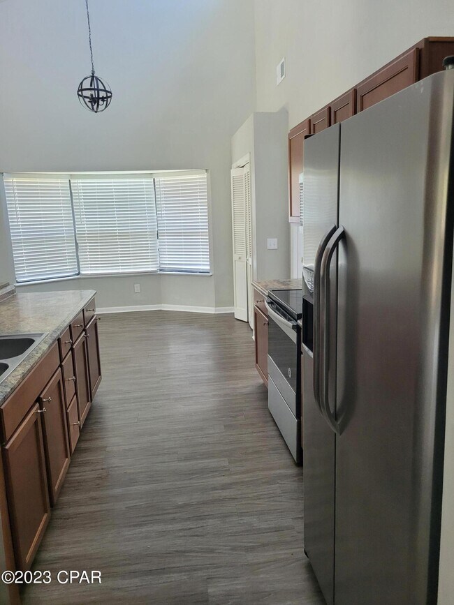 Foto del edificio - 4083 Woodridge Pl