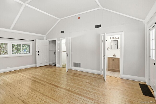 Foto del edificio - 744 Milltown Rd