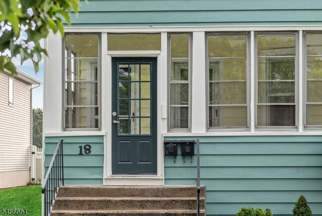 Foto del edificio - 18 Lincoln Ave