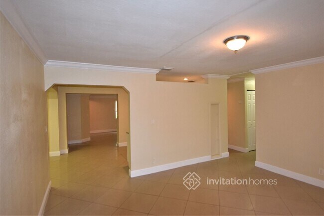Building Photo - 6451 SW 17th St