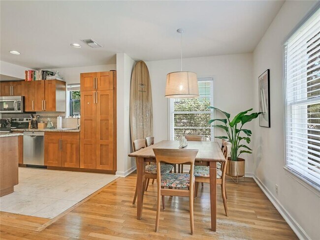 Foto del edificio - Classic 2 Bed House in Historic Hancock Ne...