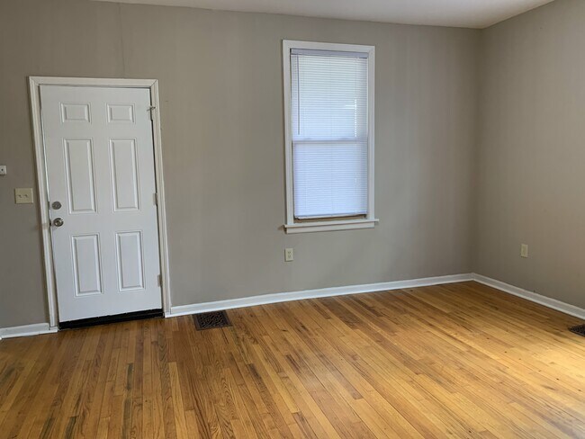 Foto del edificio - 6913 Gilbert Ave