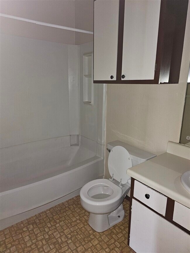 Foto del edificio - 913 NE Rogers Ln