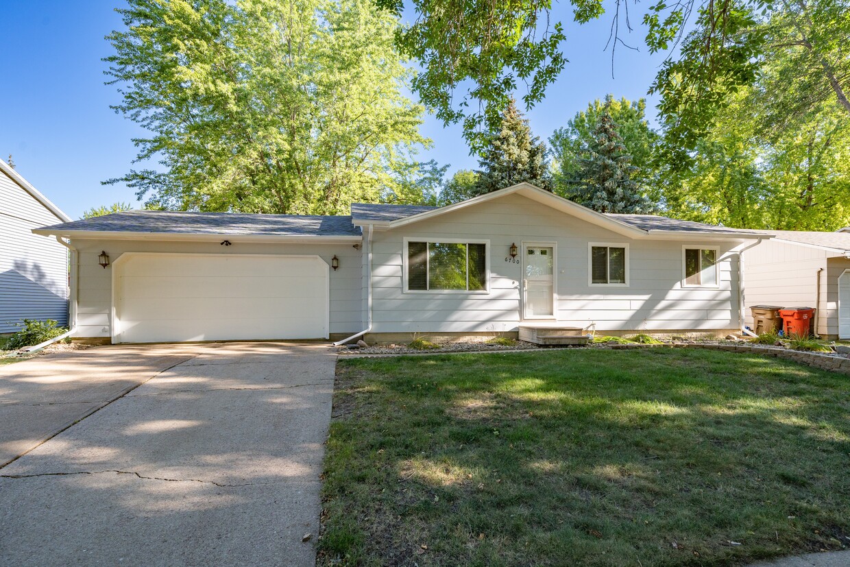 6700 W 51st St, Sioux Falls, SD 57106 House Rental in Sioux Falls, SD