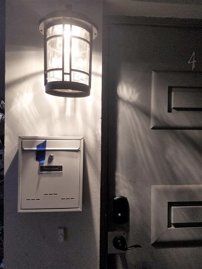 Led light turns on at dusk, locked mailbox, keyless door lock. - 1107 N 26th Ave