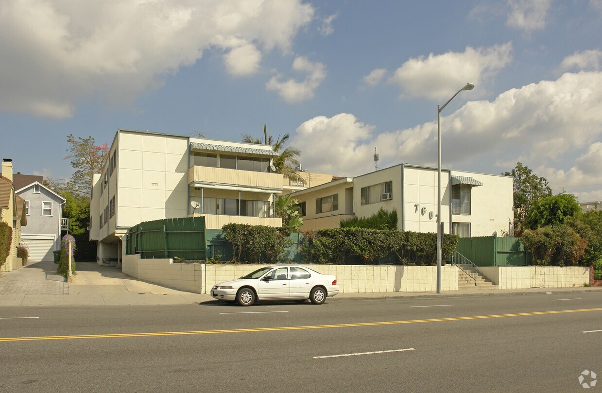 Primary Photo - 7607 Fountain Ave