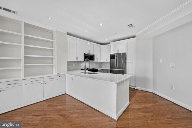 Foto del edificio - 400 Cameron Station Blvd