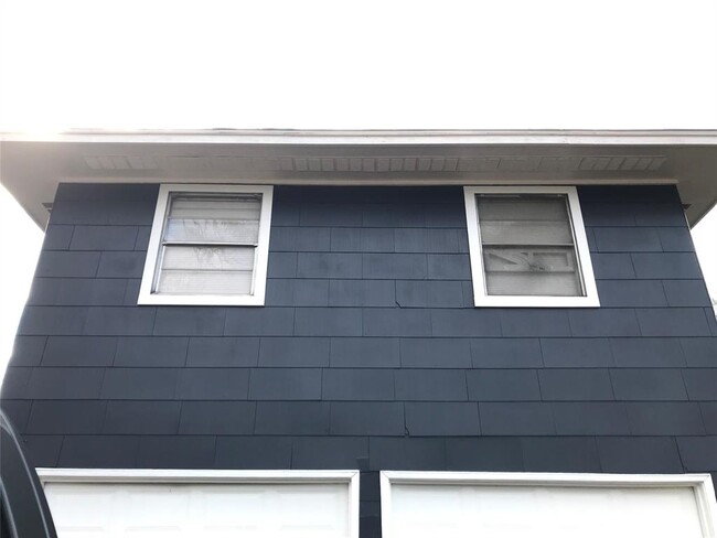 Building Photo - 200 Tyler St