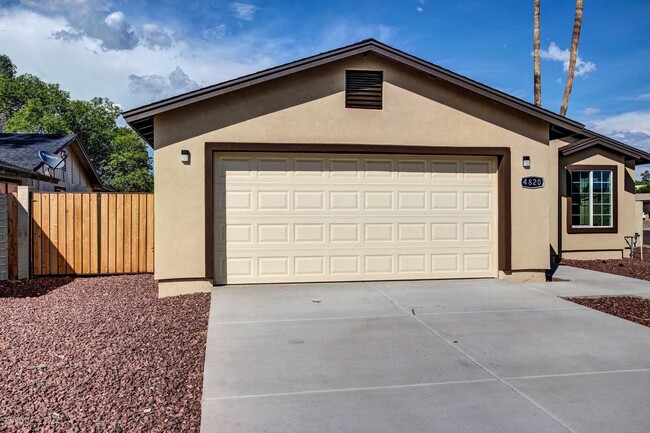 Building Photo - Remodeled 3/2 SFH Glendale, built in 2016