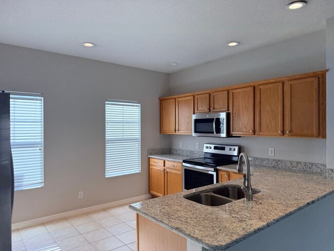 Building Photo - 1110 Oak Pond Dr