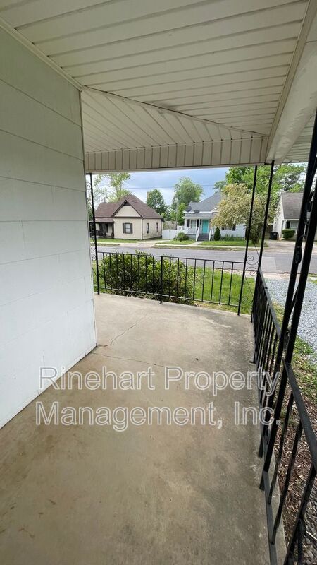Building Photo - 140 Ebenezer Ave