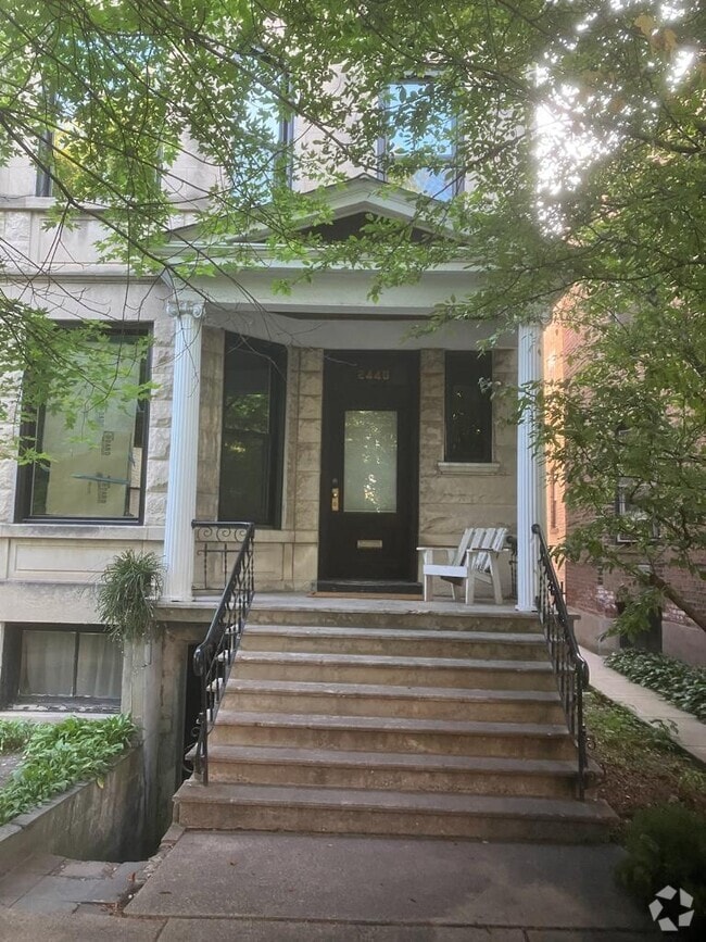 Building Photo - 2440 N Mozart St