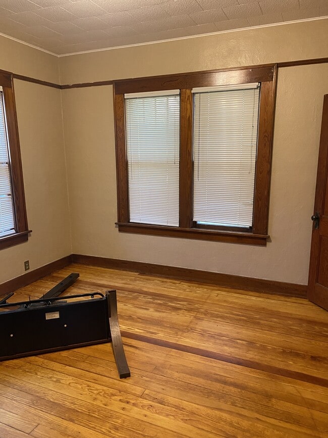 Foto del edificio - 817 W Walnut St