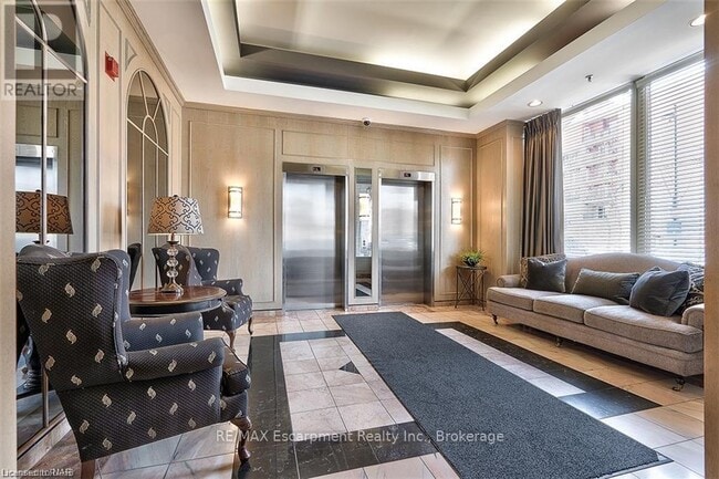 Building Photo - 430 Pearl St