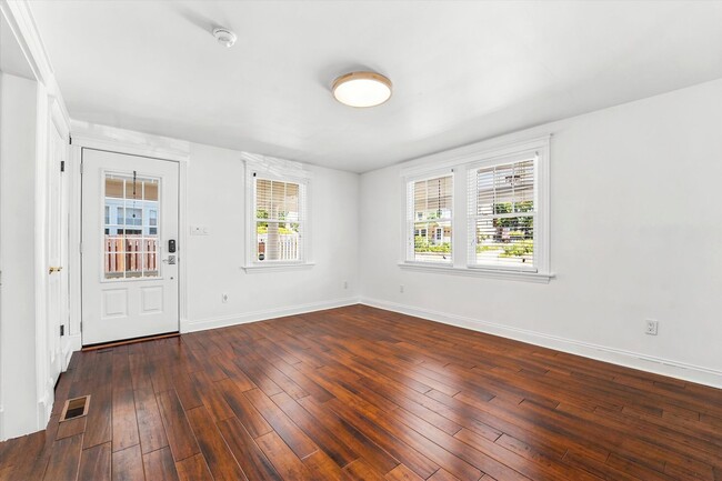 Building Photo - Available Now – Move-In Ready Paoli Gem With Updated Finishes, Loft Space & Parking