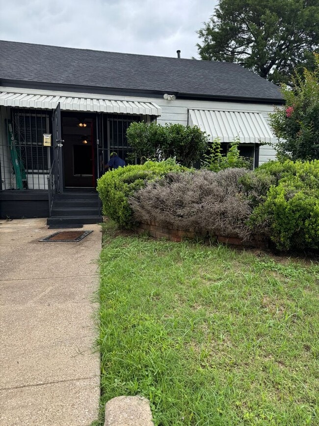Photo - 1037 Colvin Avenue House
