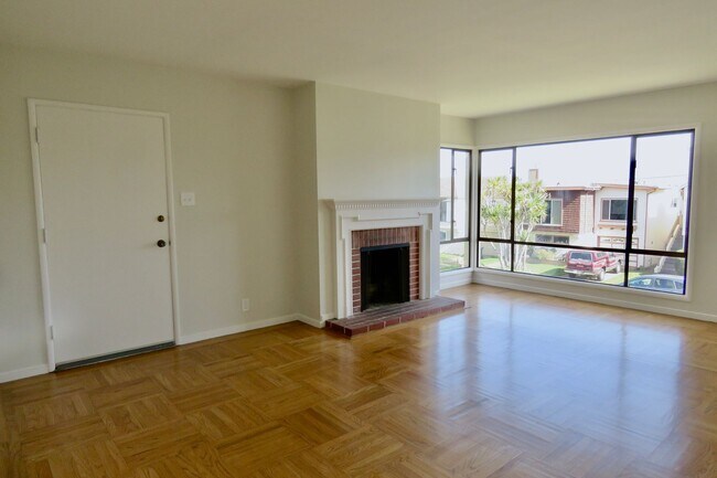 Foto del edificio - 52 Oakmont Dr