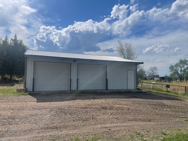 Building Photo - Price Reduced! Charming Home for Rent