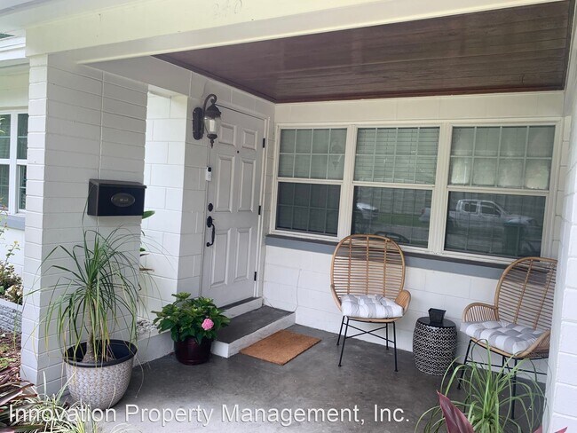 Building Photo - 3 br, 1 bath House - 240 Alpine Drive