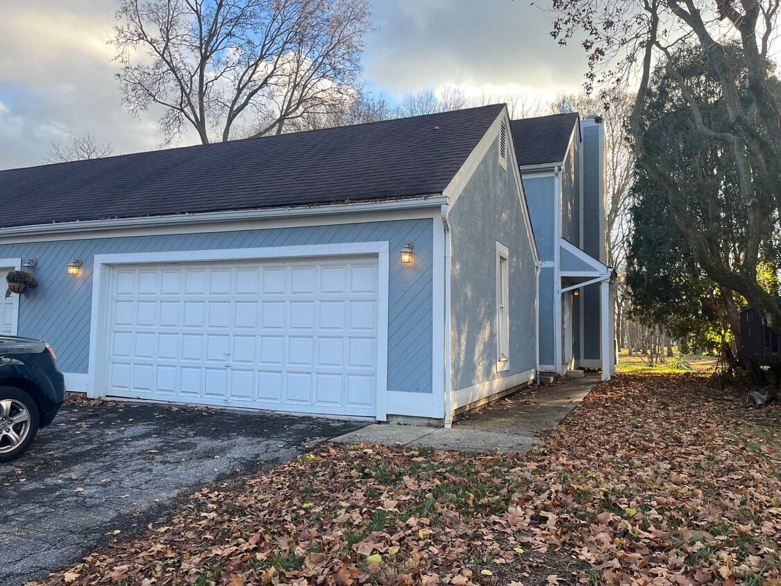 Primary Photo - 3279 Delburn Ave