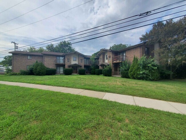 Foto del edificio - 24691 W Outer Dr