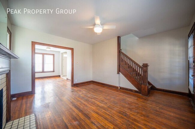 Foto del edificio - 123 E. Seventh Avenue-