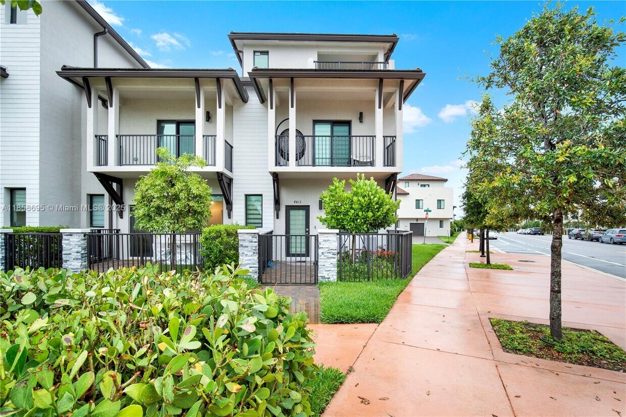 Foto principal - 4413 NW 83rd Path