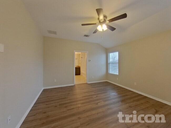 Building Photo - 752 Rutherford Dr