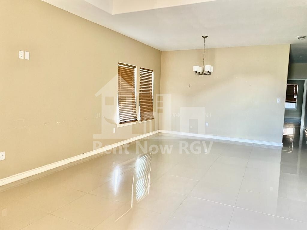 1022 Escondido Ln E, Harlingen, TX 78550 House Rental in Harlingen