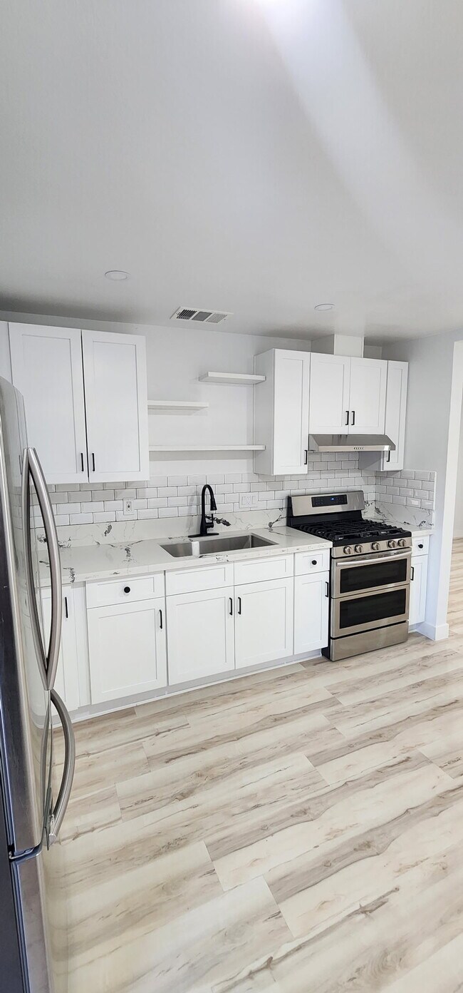 Foto del edificio - 313 Magnolia Ave