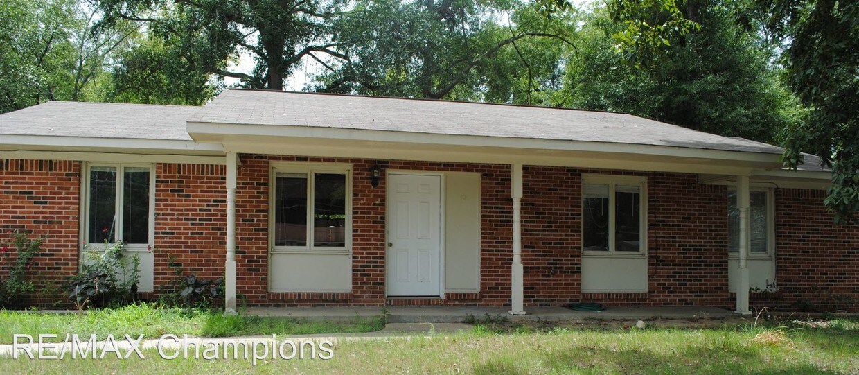 10 Clausen Dr, Columbus, GA 31907 House Rental in Columbus, GA