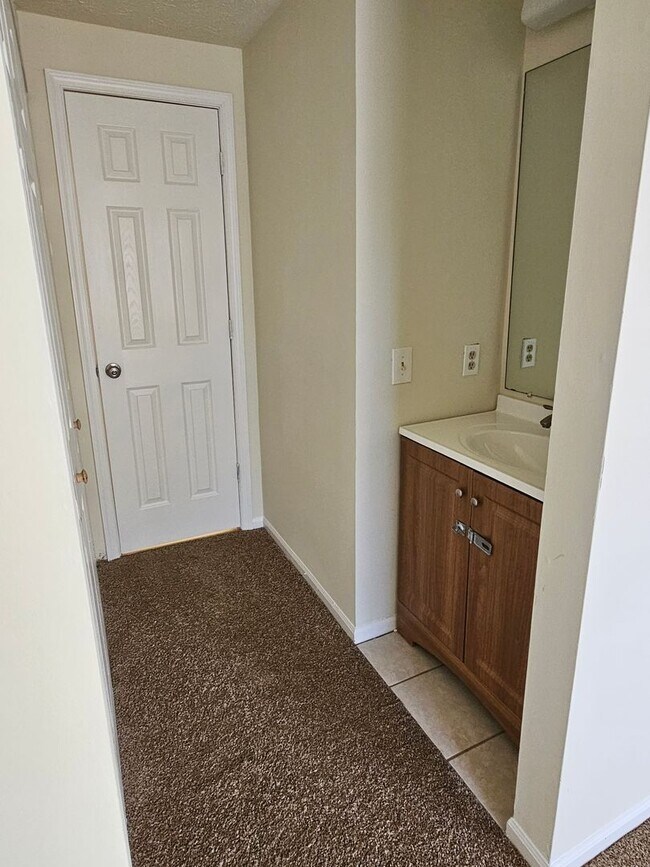 Building Photo - EDGEWOOD -  WOODBRIDGE CENTER TOWNHOUSE