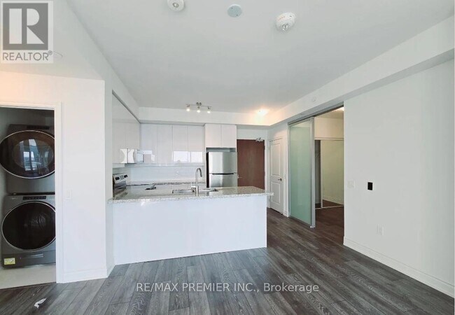 Photo du bâtiment - 1050 Main St E