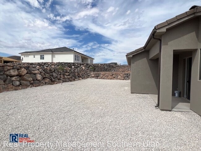 Foto del edificio - 3 br, 2 bath House - 1837 W. 350 N.