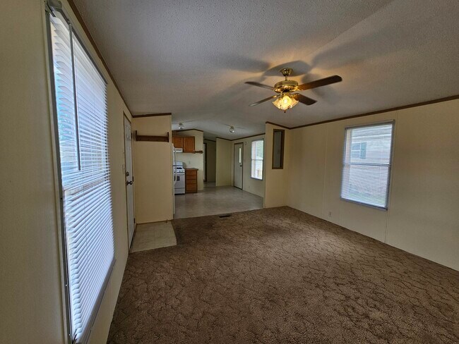Foto del edificio - 3 Maple Ln