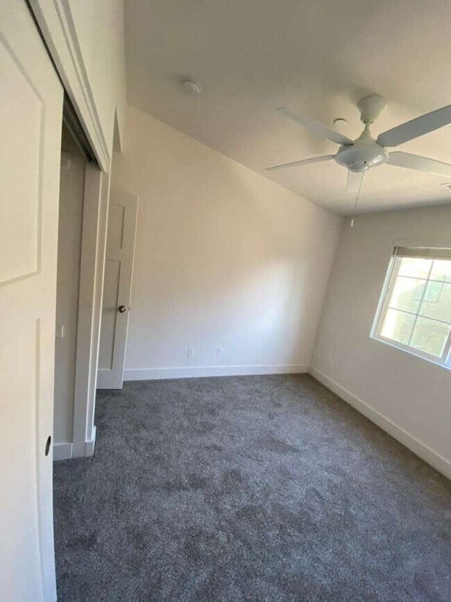 Foto del edificio - 3286 Lavender Ln