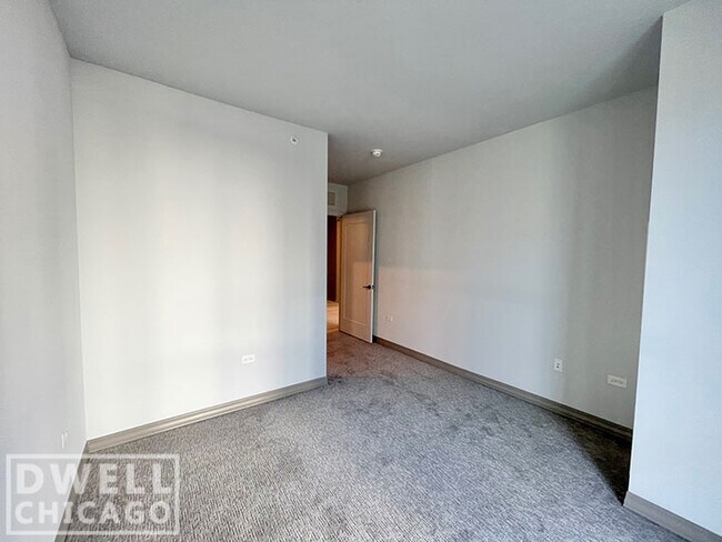 Building Photo - 2131 N Elston Ave
