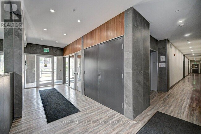 Photo du bâtiment - 408-408 Dundas St S