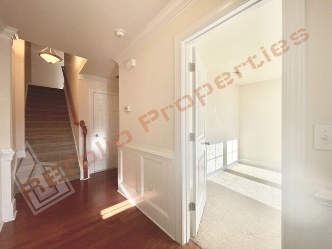 Foto del edificio - Charming 3 Story 3 Bedroom 3.5 Bath 1 Car-...