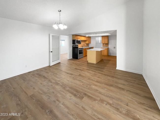 Building Photo - 6434 W Sunnyslope Ln