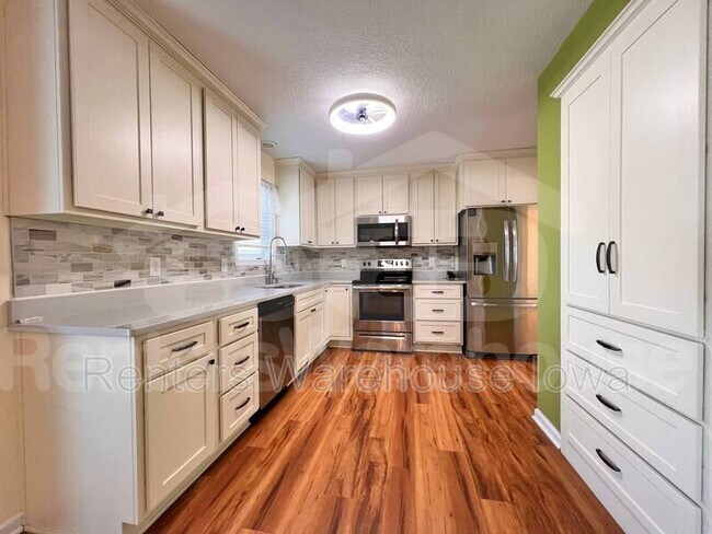 Foto del edificio - 1513 NE Michael Dr