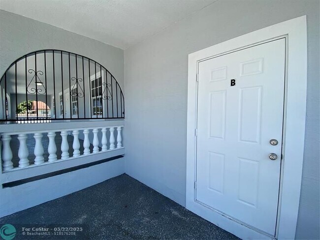 Foto del edificio - 2250 NW 103rd St