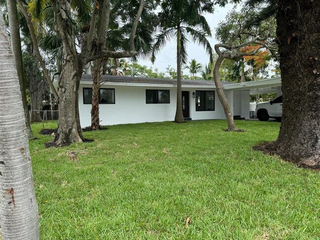 Building Photo - 2841 NW 9th Ave