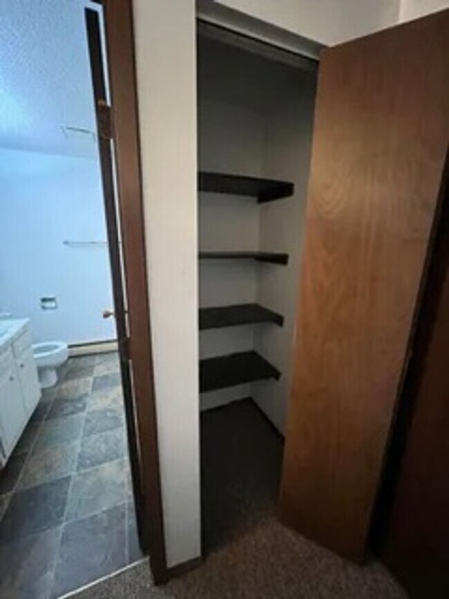 Foto del edificio - 102 Rob Roy Ln