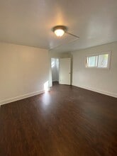 Building Photo - 440 Hays Ave