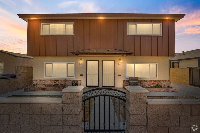 Building Photo - 428 E Mountain View St