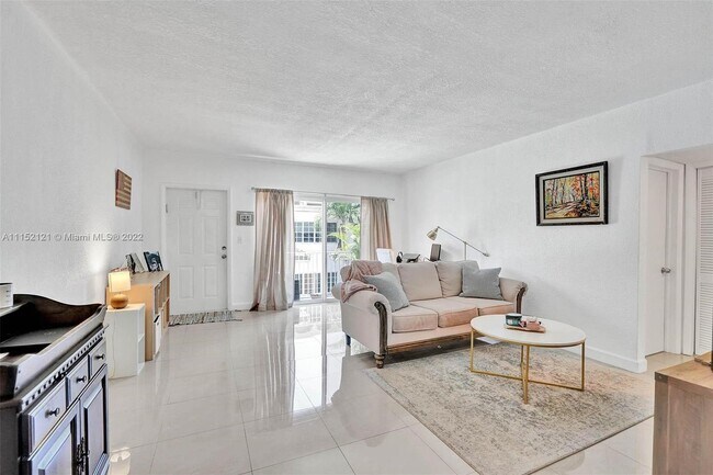 Foto del edificio - 9280 Bay Harbor Ter