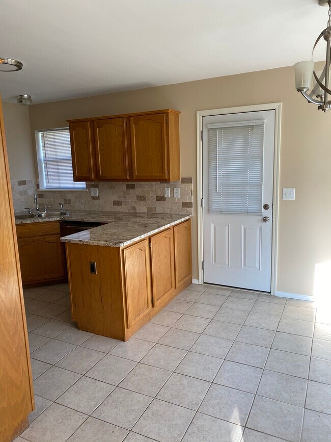 Foto del edificio - 6903 Silver Oak Dr