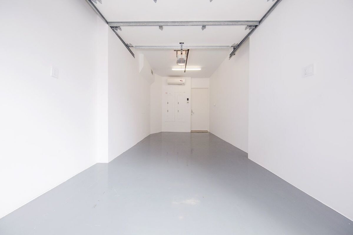 Foto principal - 327 E 9th St