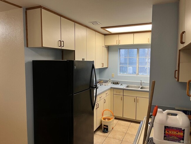 Building Photo - 966 Tierra Del Sol Rd